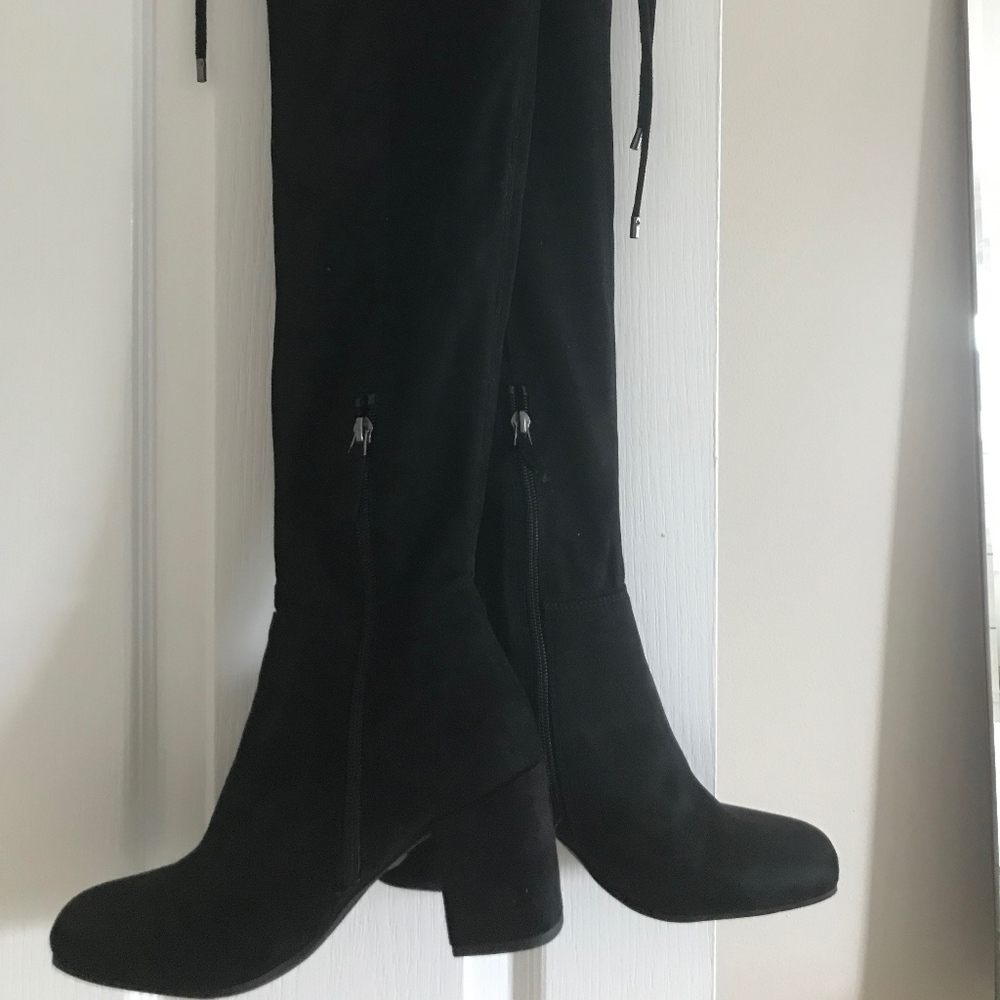 Boots - Picture 3 of 3